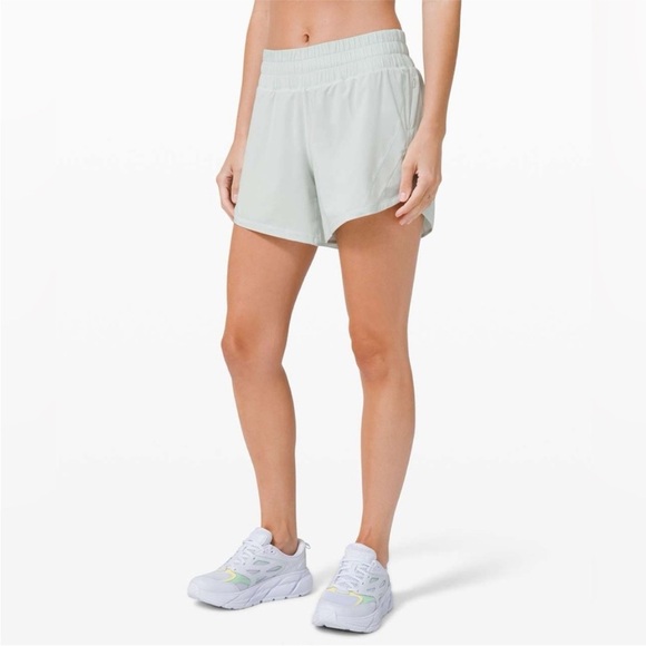 Lululemon Track That Short 5" in Island Mist in a Size SMALL - Picture 1 of 12